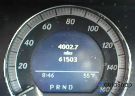 2009 Mercedes-Benz C300 z USA, uszkodzony, nr VIN WDDGF54X69R045282